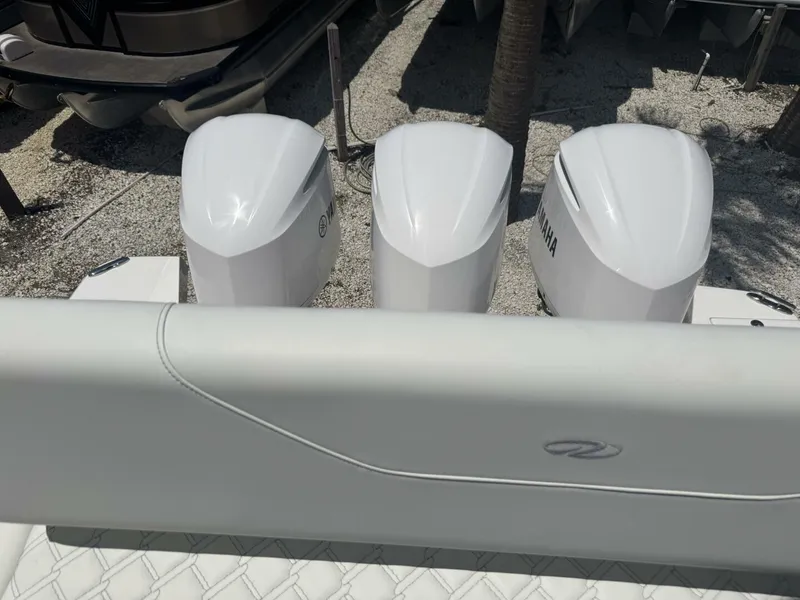 Slide: The Image of Regal 38 XO 2021 - 21