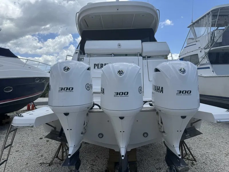 Slide: The Image of Regal 38 XO 2021 - 5