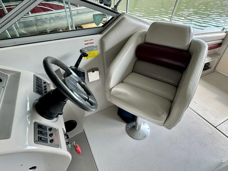 Slide: The Image of Chaparral Signature 27 Cabin Cruiser 1994 - 15
