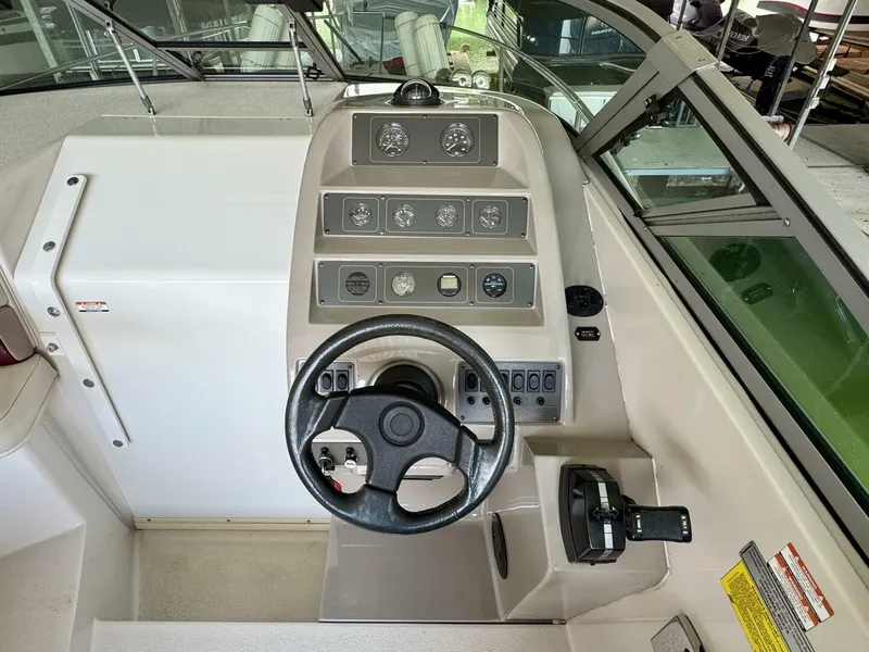 Slide: The Image of Chaparral Signature 27 Cabin Cruiser 1994 - 17
