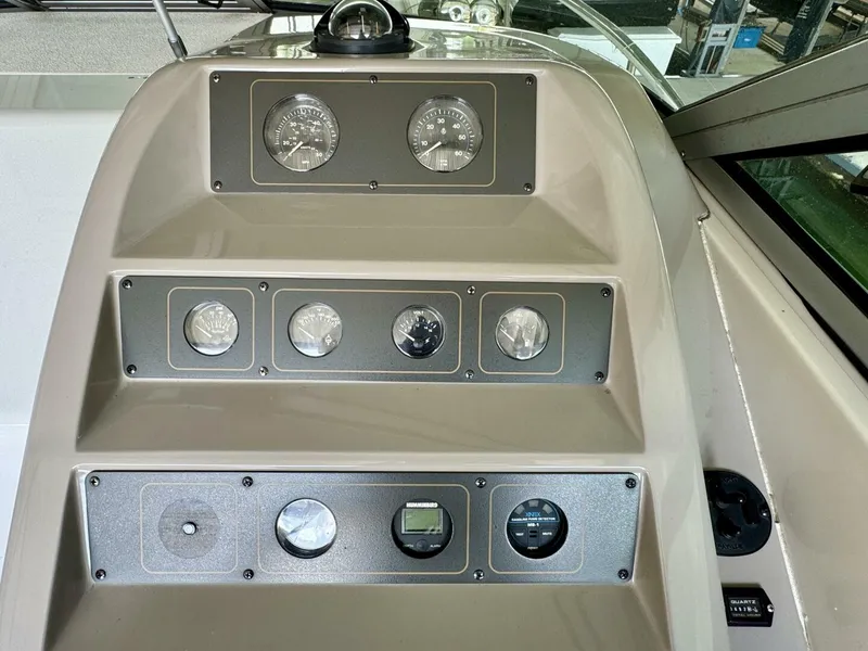 Slide: The Image of Chaparral Signature 27 Cabin Cruiser 1994 - 19