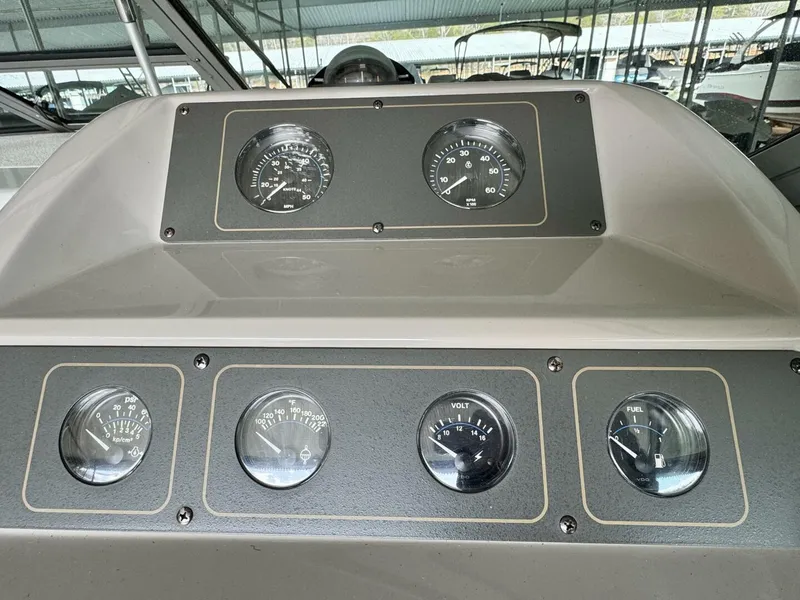 Slide: The Image of Chaparral Signature 27 Cabin Cruiser 1994 - 21