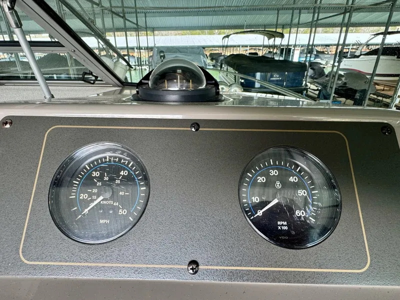 Slide: The Image of Chaparral Signature 27 Cabin Cruiser 1994 - 22