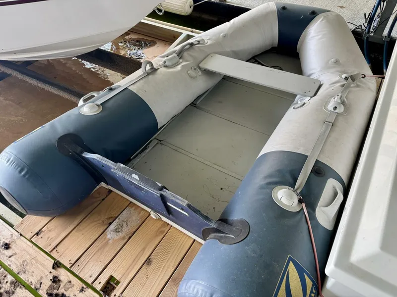 Slide: The Image of Chaparral Signature 27 Cabin Cruiser 1994 - 255