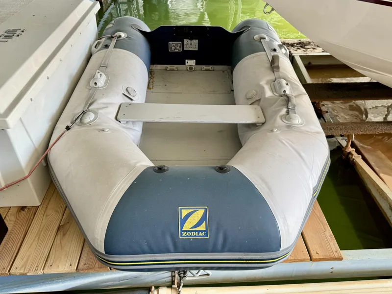 Slide: The Image of Chaparral Signature 27 Cabin Cruiser 1994 - 256