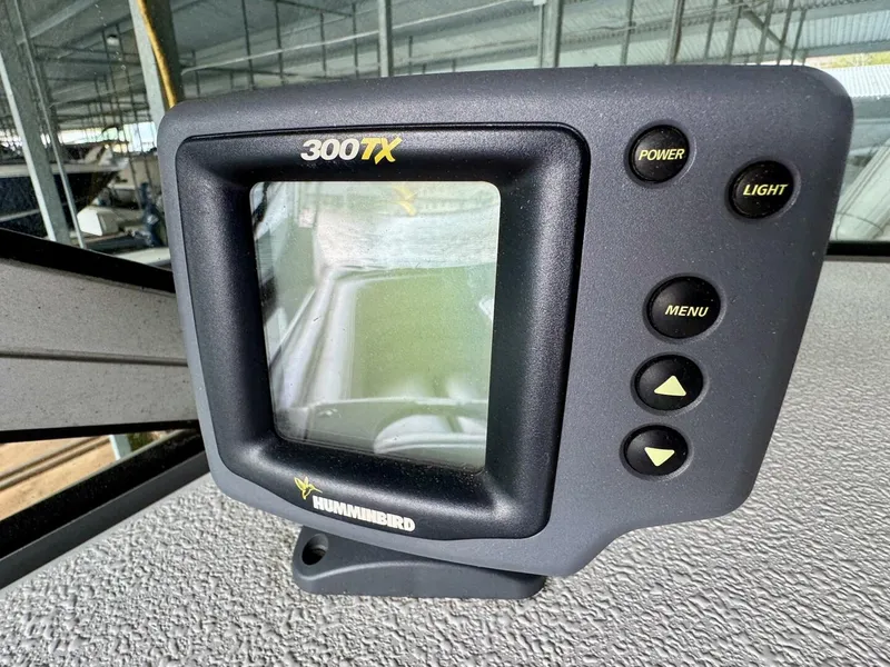 Slide: The Image of Chaparral Signature 27 Cabin Cruiser 1994 - 26