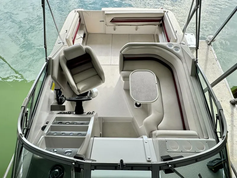 Slide: The Image of Chaparral Signature 27 Cabin Cruiser 1994 - 32