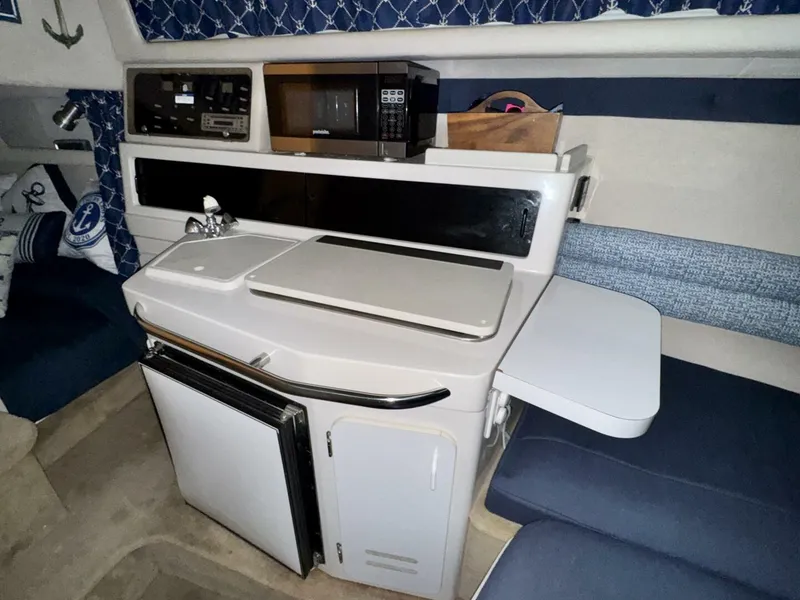 Slide: The Image of Chaparral Signature 27 Cabin Cruiser 1994 - 41