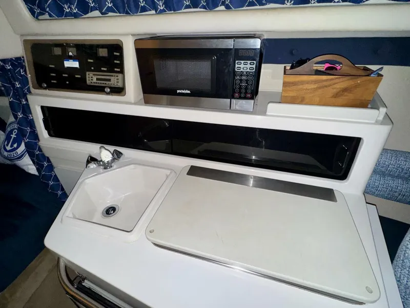 Slide: The Image of Chaparral Signature 27 Cabin Cruiser 1994 - 45