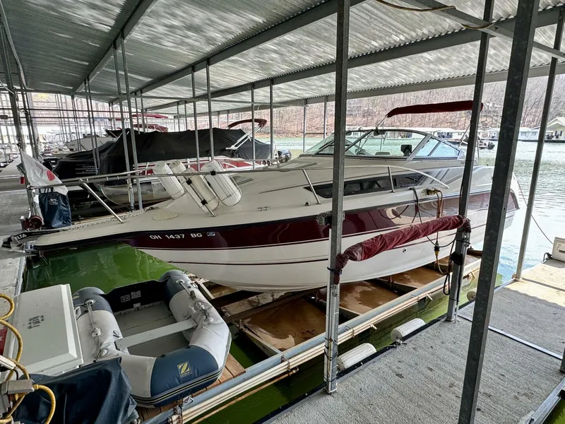 Slide: The Image of Chaparral Signature 27 Cabin Cruiser 1994 - 7