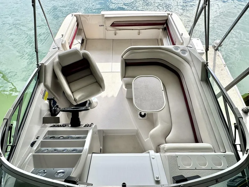 Slide: The Image of Chaparral Signature 27 Cabin Cruiser 1994 - 70