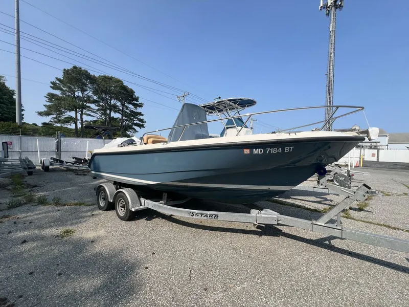 Slide: The Image of Boston Whaler 210 Outrage 2004 - 2