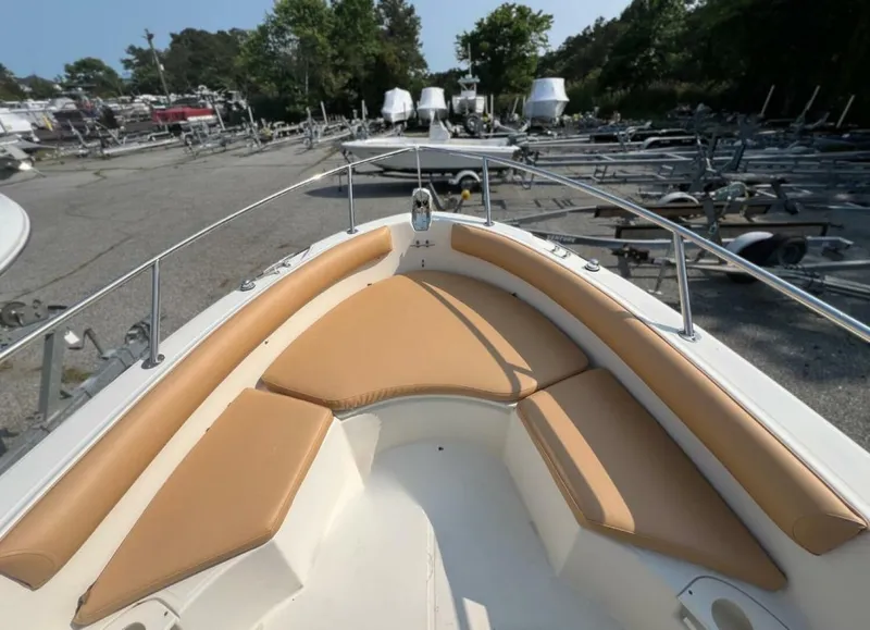 Slide: The Image of Boston Whaler 210 Outrage 2004 - 4