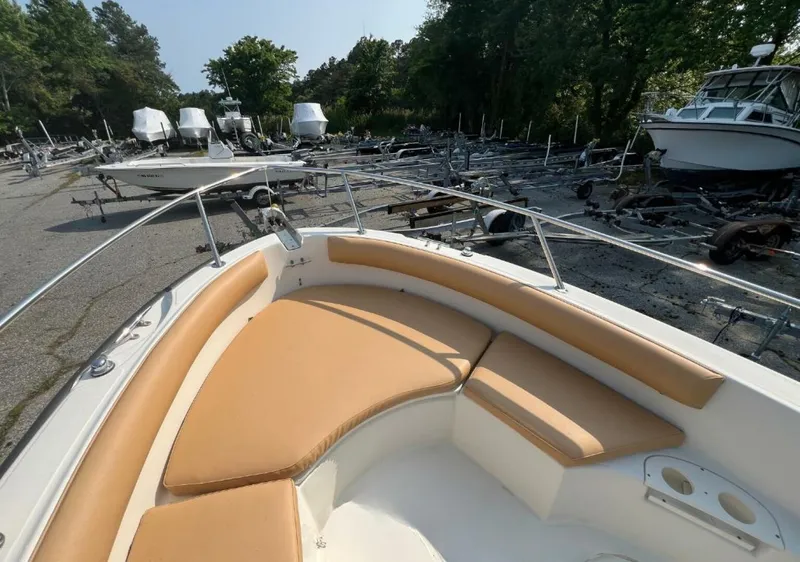 Slide: The Image of Boston Whaler 210 Outrage 2004 - 5
