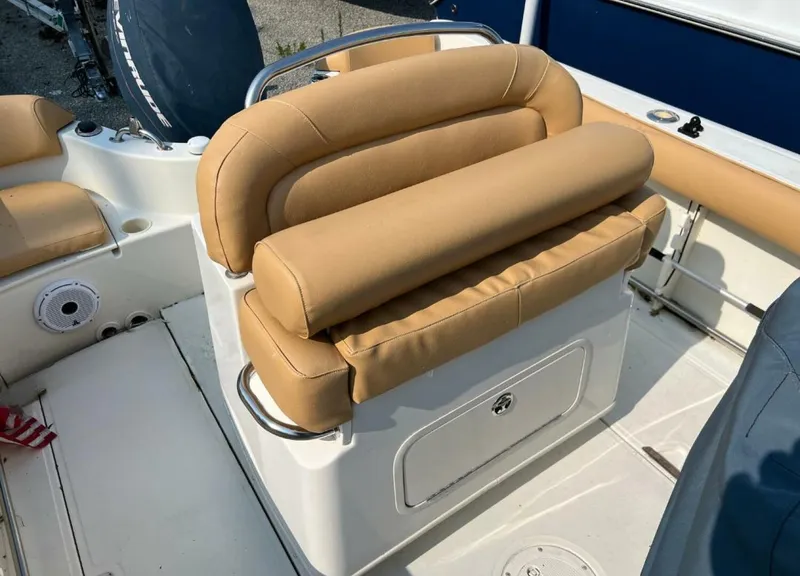 Slide: The Image of Boston Whaler 210 Outrage 2004 - 8