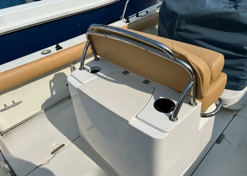Slide: The Image of Boston Whaler 210 Outrage 2004 - 9