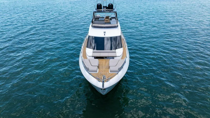 Slide: The Image of Ferretti 670 2023 - 15