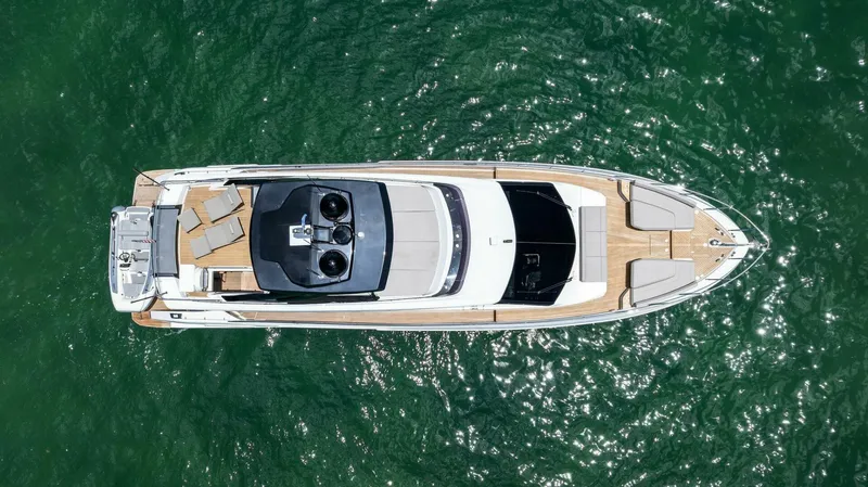 Slide: The Image of Ferretti 670 2023 - 18