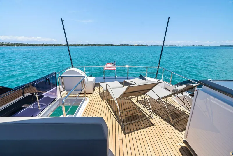 Slide: The Image of Ferretti 670 2023 - 36