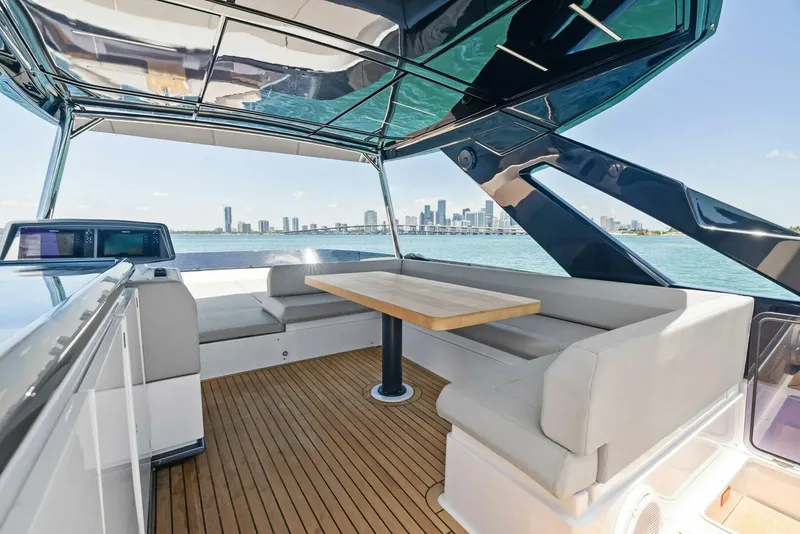 Slide: The Image of Ferretti 670 2023 - 39