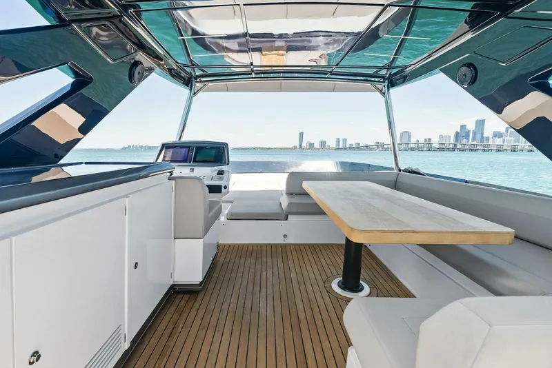 Slide: The Image of Ferretti 670 2023 - 43