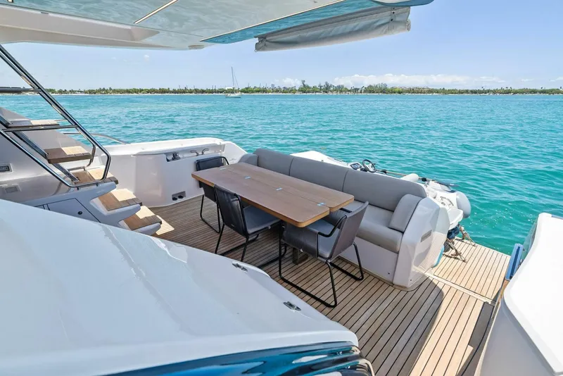 Slide: The Image of Ferretti 670 2023 - 49