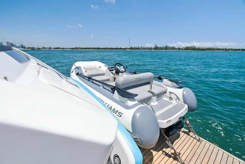 Slide: The Image of Ferretti 670 2023 - 50