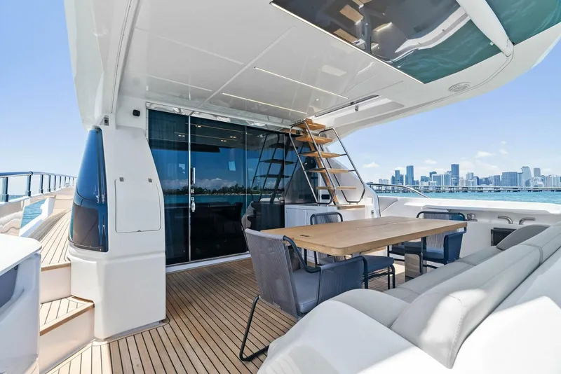 Slide: The Image of Ferretti 670 2023 - 51