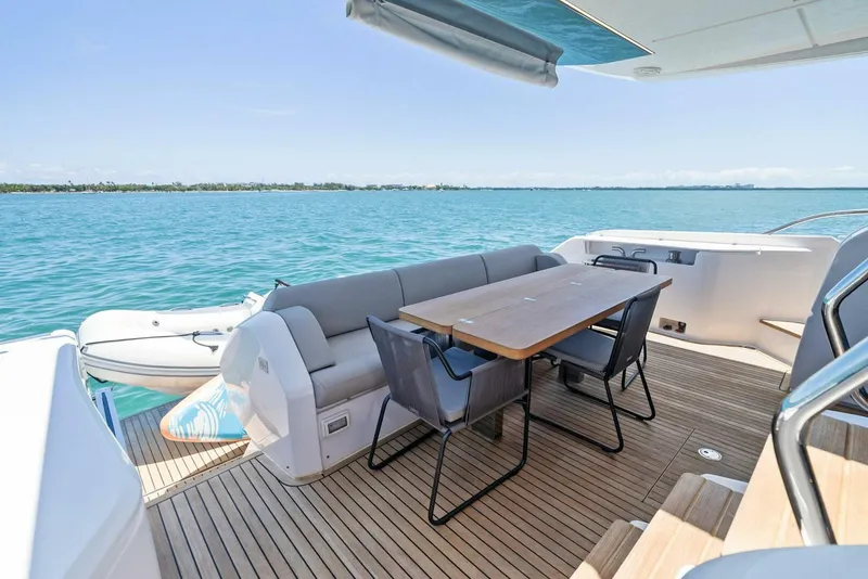 Slide: The Image of Ferretti 670 2023 - 52
