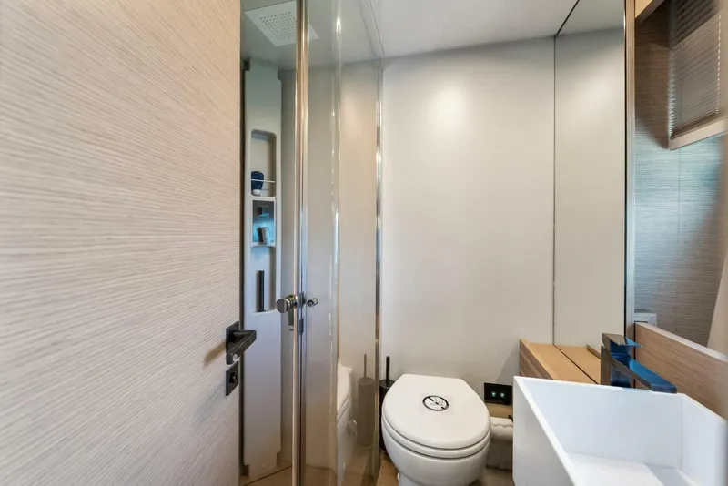 Slide: The Image of Ferretti 670 2023 - 56