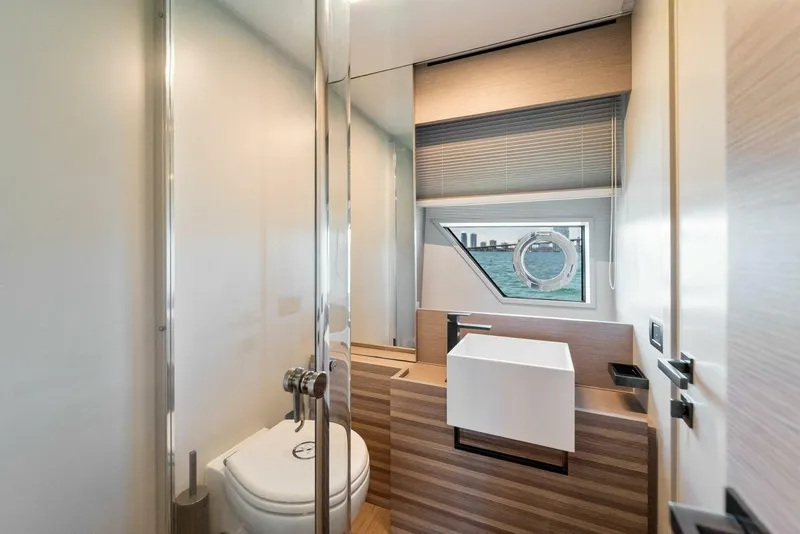 Slide: The Image of Ferretti 670 2023 - 57