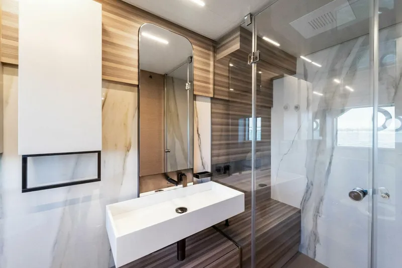 Slide: The Image of Ferretti 670 2023 - 67