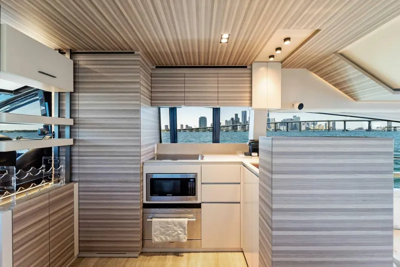 Slide: The Image of Ferretti 670 2023 - 70