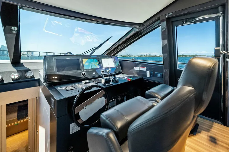 Slide: The Image of Ferretti 670 2023 - 76