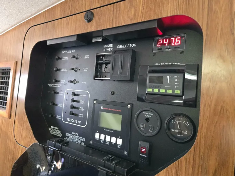 Slide: The Image of Pursuit 345 Offshore 2013 - 18