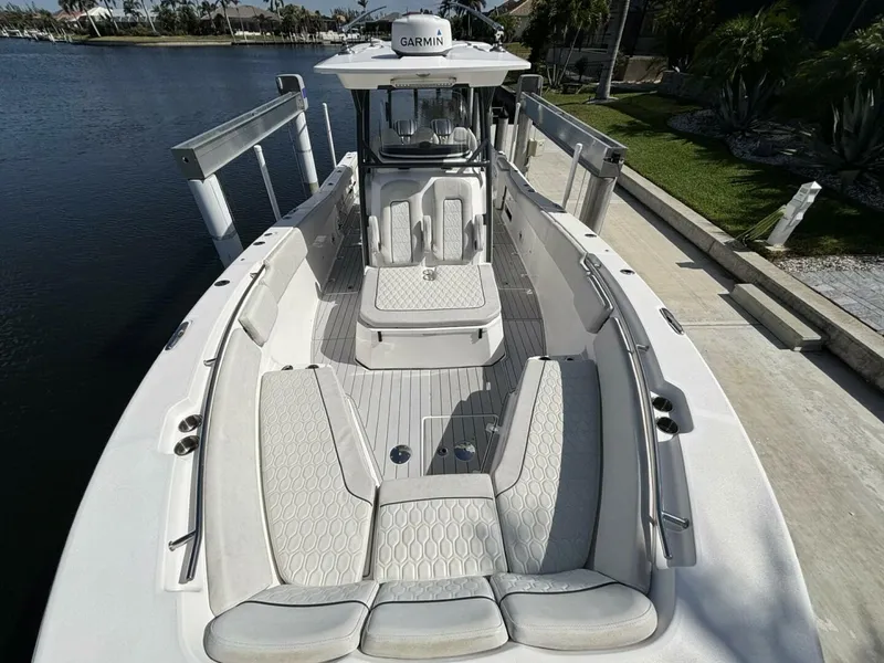 Slide: The Image of Sea Fox 328 Commander 2023 - 10