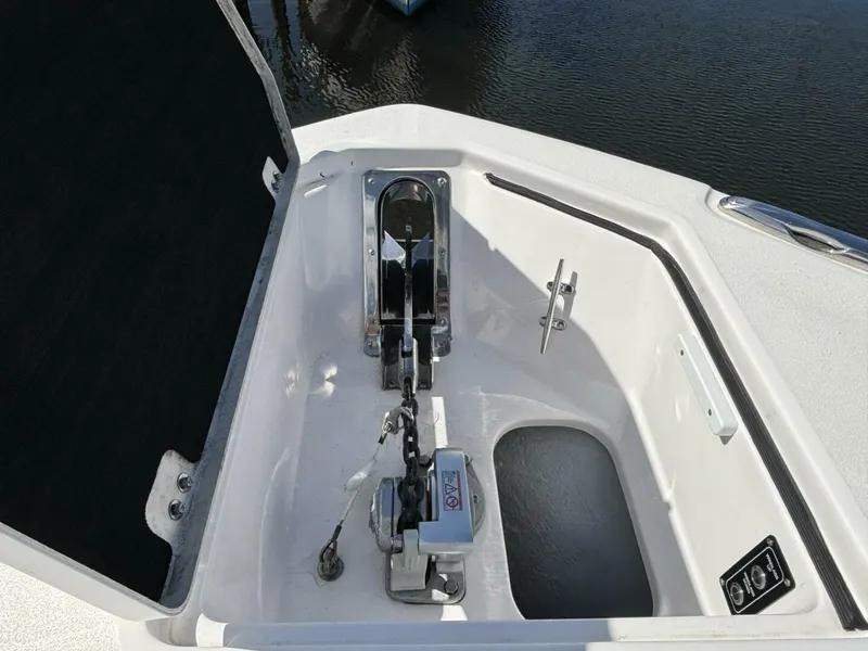 Slide: The Image of Sea Fox 328 Commander 2023 - 14