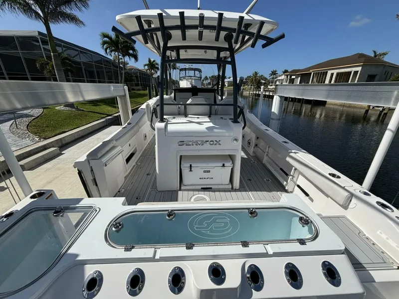 Slide: The Image of Sea Fox 328 Commander 2023 - 2