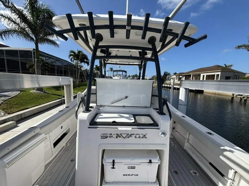 Slide: The Image of Sea Fox 328 Commander 2023 - 4