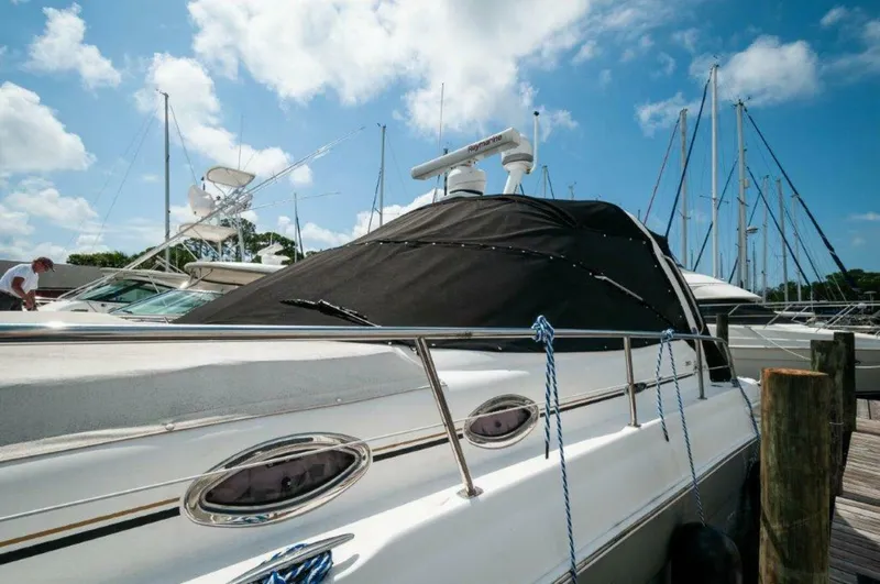 Slide: The Image of Sea Ray 380 Sundancer 2003 - 23
