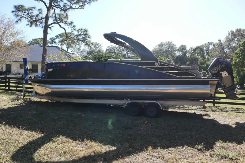 The Image of Bennington RX25 Sport 2021 - 0