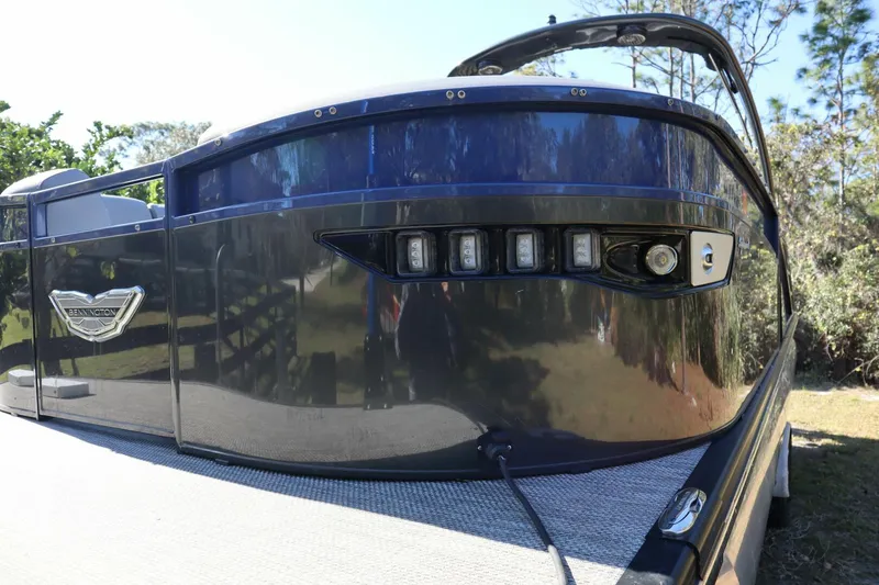 Slide: The Image of Bennington RX25 Sport 2021 - 12