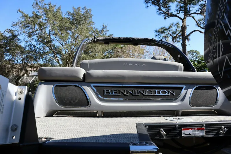 Slide: The Image of Bennington RX25 Sport 2021 - 14