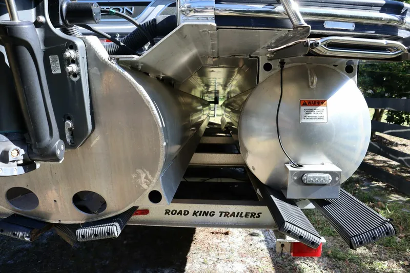 Slide: The Image of Bennington RX25 Sport 2021 - 17