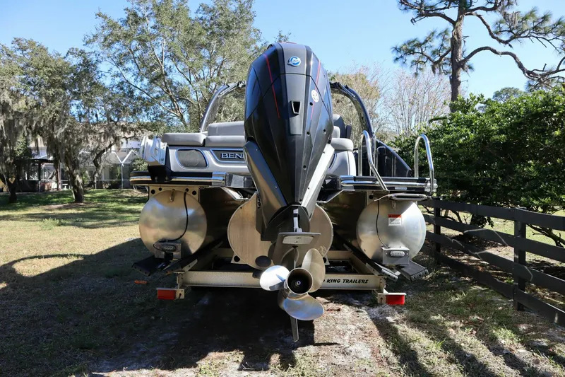 Slide: The Image of Bennington RX25 Sport 2021 - 18