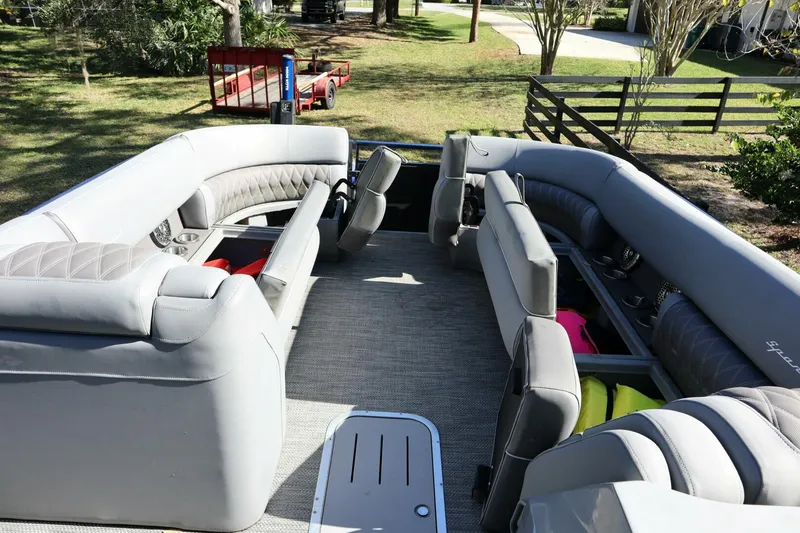 Slide: The Image of Bennington RX25 Sport 2021 - 20
