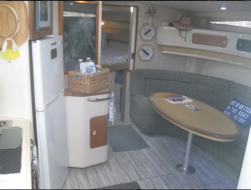 Slide: The Image of Sea Ray 440 Sundancer 1993 - 11