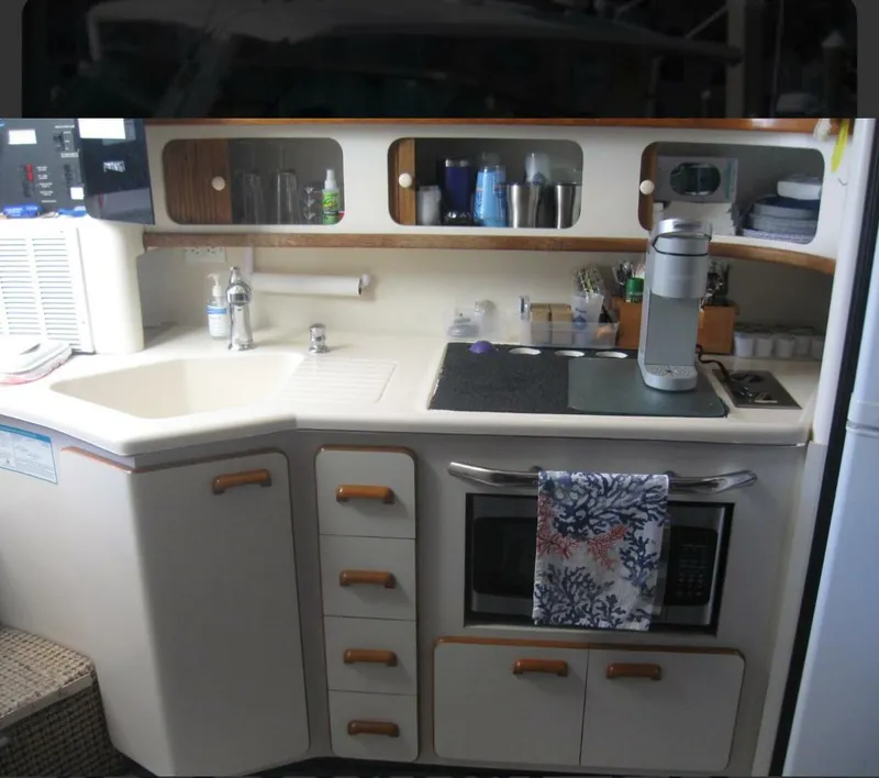 Slide: The Image of Sea Ray 440 Sundancer 1993 - 12