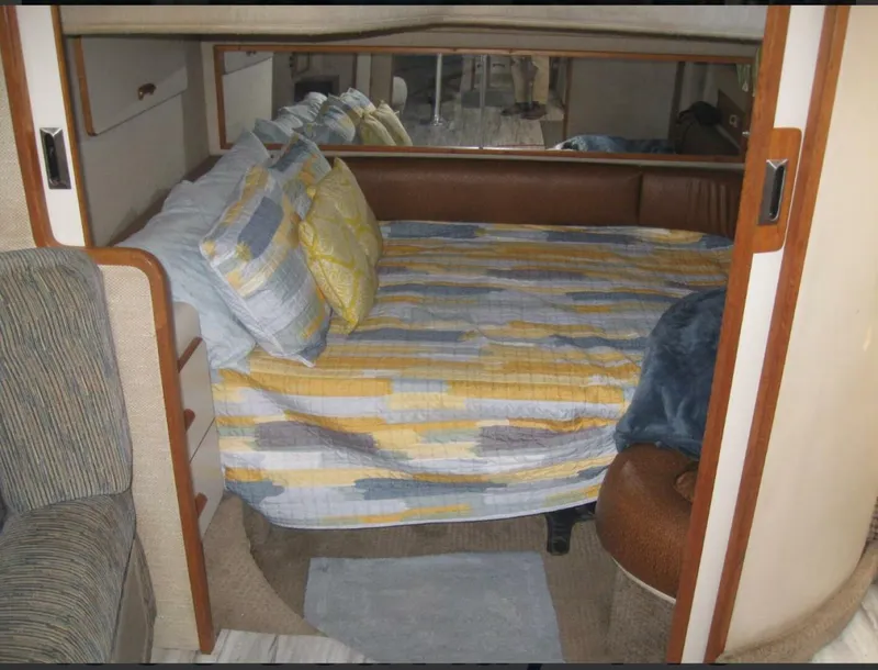 Slide: The Image of Sea Ray 440 Sundancer 1993 - 14