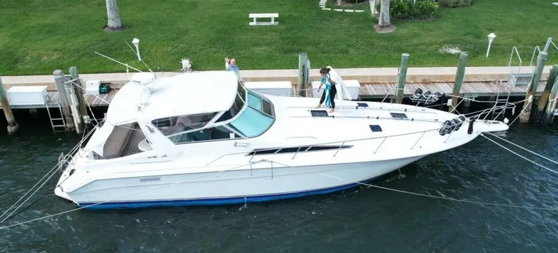 Slide: The Image of Sea Ray 440 Sundancer 1993 - 2